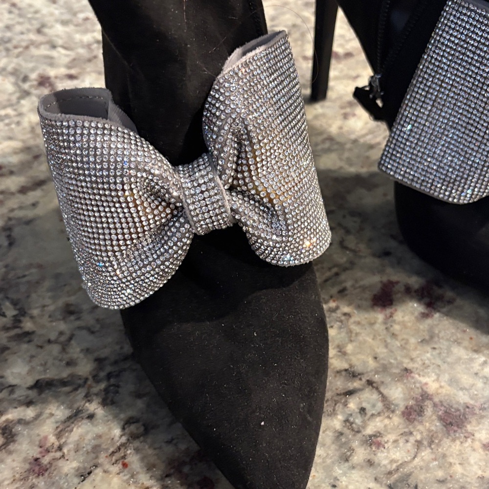 INC International Concepts Black Stiletto Heels with Silver Embellishment - Picture 3 of 9